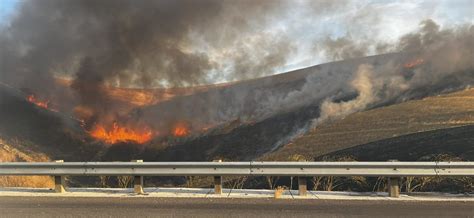 Pair of East Bay fires scorch Altamont, Pleasanton